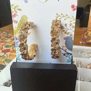 Source Unknown Gold Floral Earrings